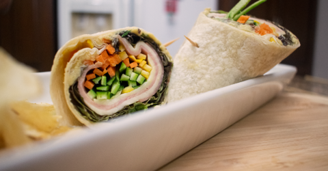 WRAPS DE VEGETALES, JAMÓN Y QUESO