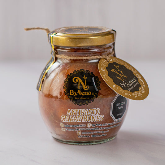 Antipasto de atún y champiñones